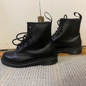 Dr. Martens 1460 Mono Black size 7 unisex (8 mens, 9 womens